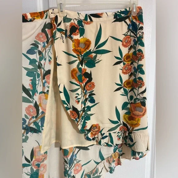 Guess Asymmetrical Tropical Floral Leafy Wrap Tie Skirt Size Small - Picture 5 of 9
